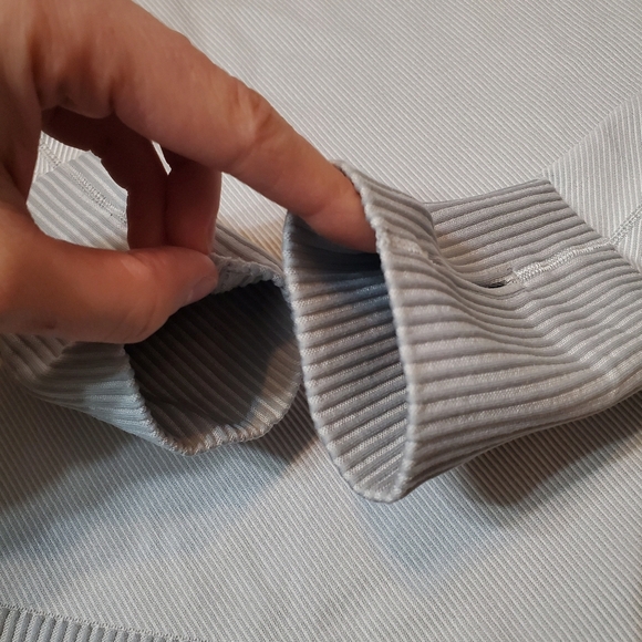 Lululemon Rest Less Pullover. Long sleeves. Diagonal ribbed. Grey and white. 4. - Picture 9 of 12
